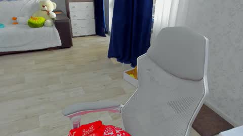 Arina online show from 10-16-25, 11:00