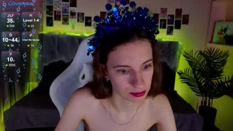 _ash_leyy_ online show from 10-31-25, 01:39