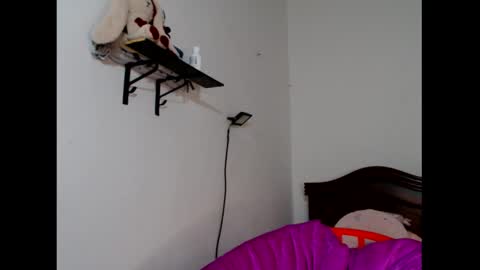 atenea online show from 10-11-25, 06:34