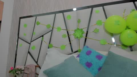 Aura online show from 03-18-26, 03:09