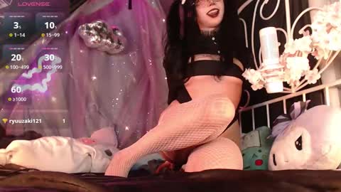 Crystal online show from 09-19-25, 05:35