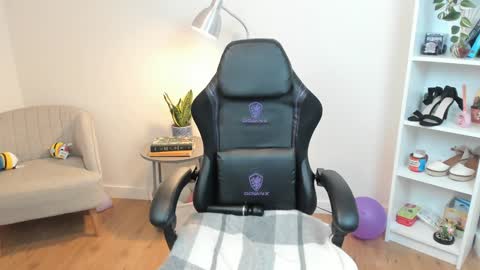 Snapshot of _bellaevans_ chatting on 02-08-25, 08:31 Bella Evans online show from 02-08-25, 08:31