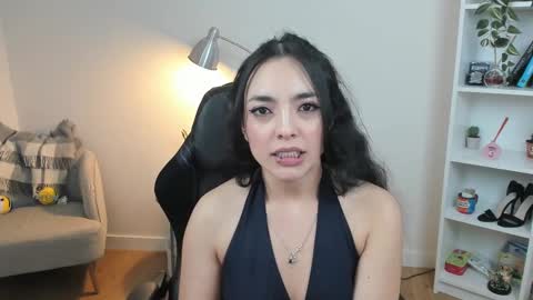 Snapshot of _bellaevans_ chatting on 03-08-25, 12:20 Bella Evans online show from 03-08-25, 12:20