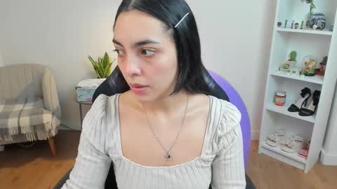 Bella Evans online show from 01-13-26, 05:35