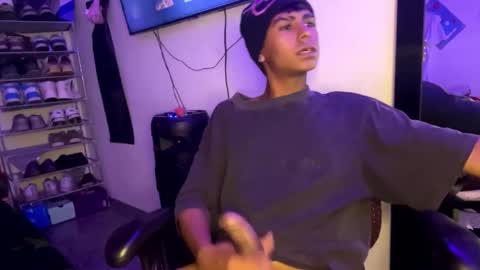 Snapshot of _billowy_ chatting on 12-05-25, 07:10 _billowy_ online show from 12-05-25, 07:10