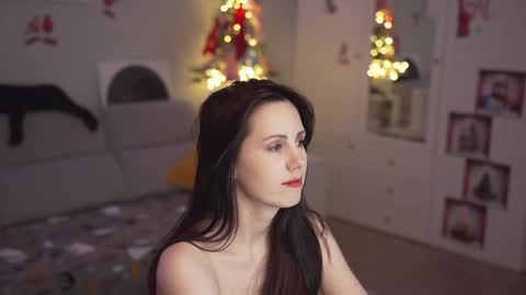 Snapshot of _blackbee_ chatting on 12-24-24, 12:11 Lili online show from 12-24-24, 12:11