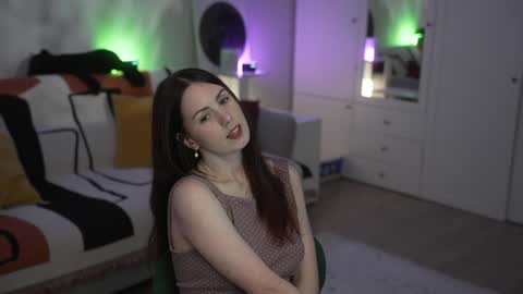 Snapshot of _blackbee_ chatting on 10-01-25, 11:27 Lili online show from 10-01-25, 11:27