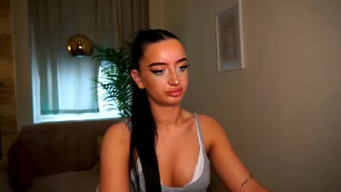 Pearl online show from 03-21-26, 01:48