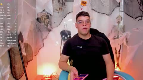 Snapshot of _blake_boy chatting on 10-28-25, 07:05 _blake_boy online show from 10-28-25, 07:05