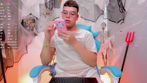 Snapshot of _blake_boy chatting on 10-29-25, 06:20 _blake_boy online show from 10-29-25, 06:20