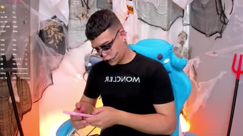 Snapshot of _blake_boy chatting on 10-30-25, 07:14 _blake_boy online show from 10-30-25, 07:14