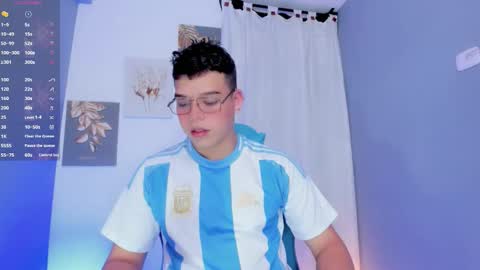 Snapshot of _blake_boy chatting on 11-10-25, 10:42 _blake_boy online show from 11-10-25, 10:42