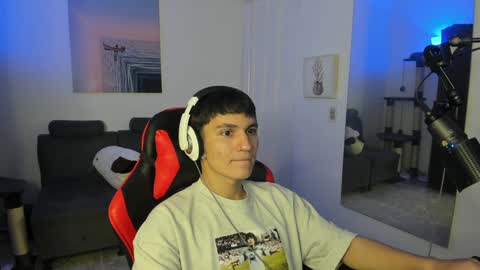 Snapshot of _blakee chatting on 01-05-25, 08:43 B L A K E online show from 01-05-25, 08:43