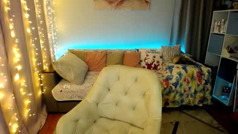 Elizabeth online show from 01-22-25, 03:40