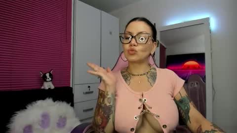 Snapshot of _bonnieray chatting on 03-06-25, 12:21 Bonnie online show from 03-06-25, 12:21