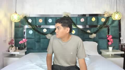 Snapshot of _bonnyandclyde chatting on 12-16-25, 11:37 _bonnyandclyde online show from 12-16-25, 11:37