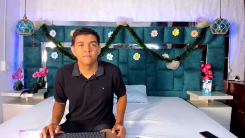 _bonnyandclyde online show from 12-19-25, 12:01