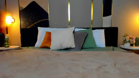 Stella online show from 02-24-25, 04:05