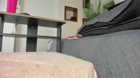 Candy online show from 11-09-25, 01:53