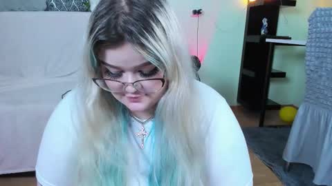 _candym1lky_ online show from 12-05-25, 06:22