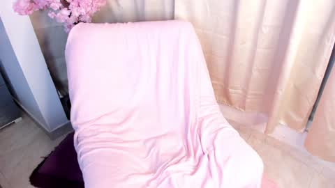 Snapshot of _cat_18 chatting on 01-01-25, 12:43 You can Call me Kitty Cat online show from 01-01-25, 12:43