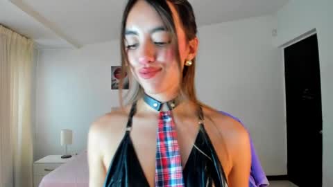 Charlote online show from 02-18-25, 06:15