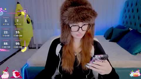 Snapshot of _chlo_e chatting on 10-26-25, 09:42 Alisa NO NUDE online show from 10-26-25, 09:42