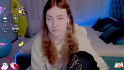 Snapshot of _chlo_e chatting on 10-28-25, 09:28 Alisa NO NUDE online show from 10-28-25, 09:28