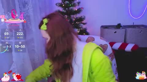 Snapshot of _chlo_e chatting on 12-20-25, 04:14 Alisa NO NUDE online show from 12-20-25, 04:14