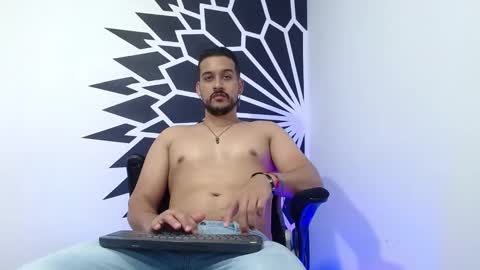 Snapshot of _christopher_dennis_ chatting on 01-28-25, 01:39 CRIS online show from 01-28-25, 01:39