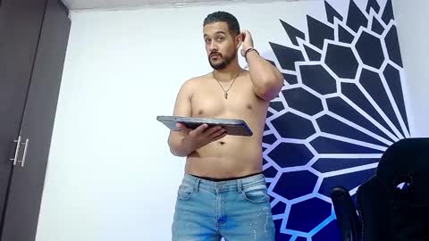 Snapshot of _christopher_dennis_ chatting on 02-05-25, 01:47 CRIS online show from 02-05-25, 01:47