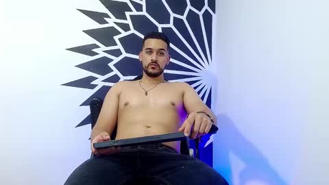 Snapshot of _christopher_dennis_ chatting on 02-08-25, 02:26 CRIS online show from 02-08-25, 02:26