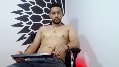 Snapshot of _christopher_dennis_ chatting on 02-13-25, 05:16 CRIS online show from 02-13-25, 05:16