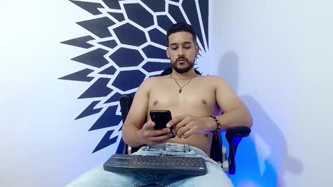 Snapshot of _christopher_dennis_ chatting on 02-17-25, 03:36 CRIS online show from 02-17-25, 03:36