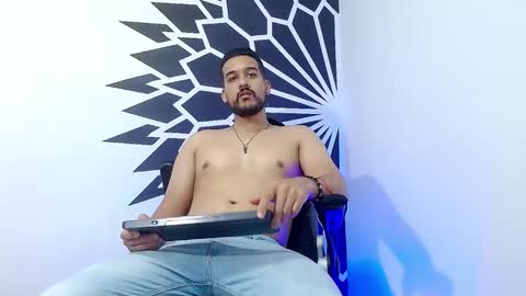 Snapshot of _christopher_dennis_ chatting on 02-21-25, 02:50 CRIS online show from 02-21-25, 02:50