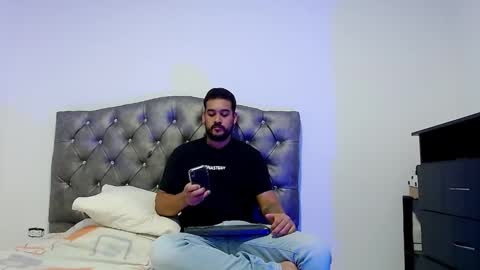 Snapshot of _christopher_dennis_ chatting on 10-26-25, 03:45 CRIS online show from 10-26-25, 03:45