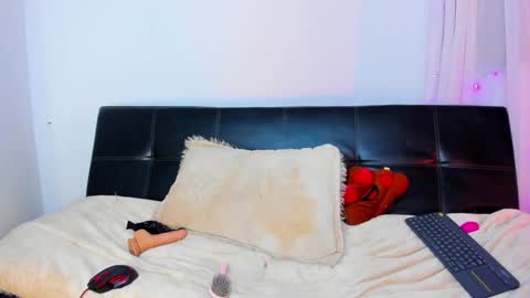  Chloe  online show from 01-29-25, 11:25