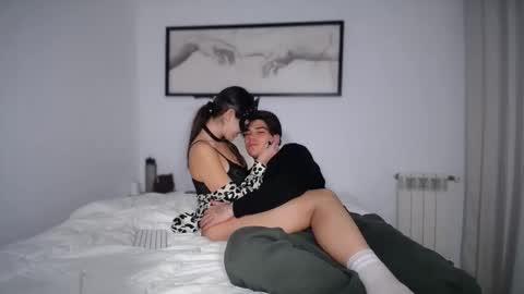 Snapshot of _couplevibes chatting on 11-11-25, 06:08 _couplevibes online show from 11-11-25, 06:08