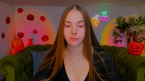 Erika online show from 11-04-25, 02:16