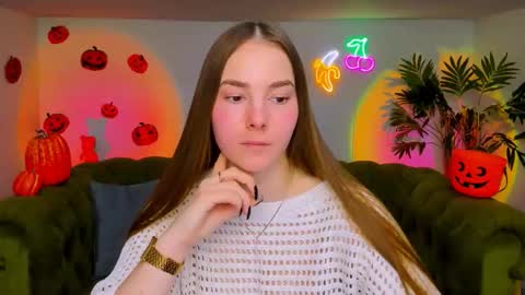 Erika online show from 11-05-25, 01:44