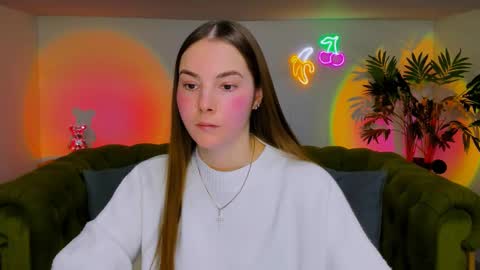 Erika online show from 11-19-25, 01:22