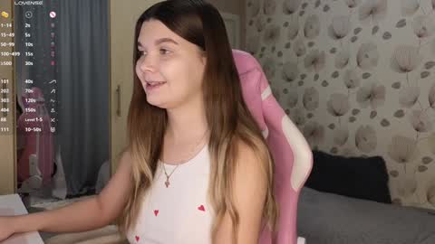 Snapshot of _cute_ice chatting on 12-12-24, 04:37 _cute_ice online show from 12-12-24, 04:37