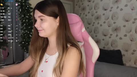 Snapshot of _cute_ice chatting on 12-15-24, 04:51 _cute_ice online show from 12-15-24, 04:51