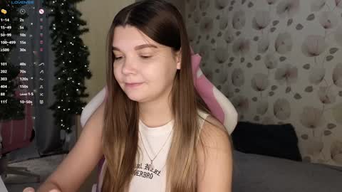 Snapshot of _cute_ice chatting on 12-19-24, 04:34 _cute_ice online show from 12-19-24, 04:34