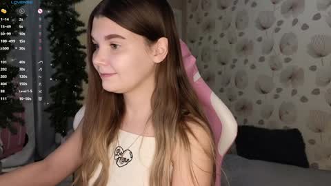 Snapshot of _cute_ice chatting on 12-23-24, 04:55 _cute_ice online show from 12-23-24, 04:55