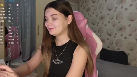 Snapshot of _cute_ice chatting on 01-23-25, 04:30 _cute_ice online show from 01-23-25, 04:30