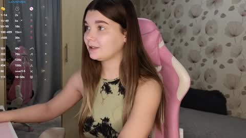 Snapshot of _cute_ice chatting on 01-24-25, 04:48 _cute_ice online show from 01-24-25, 04:48