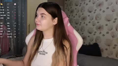 Snapshot of _cute_ice chatting on 02-08-25, 05:08 _cute_ice online show from 02-08-25, 05:08