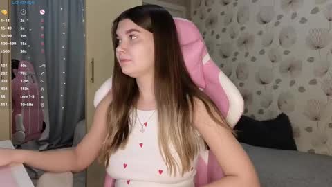 Snapshot of _cute_ice chatting on 02-21-25, 05:02 _cute_ice online show from 02-21-25, 05:02