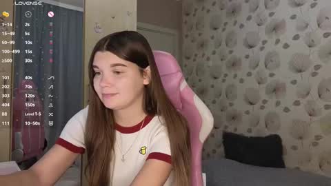 Snapshot of _cute_ice chatting on 09-16-25, 05:08 _cute_ice online show from 09-16-25, 05:08